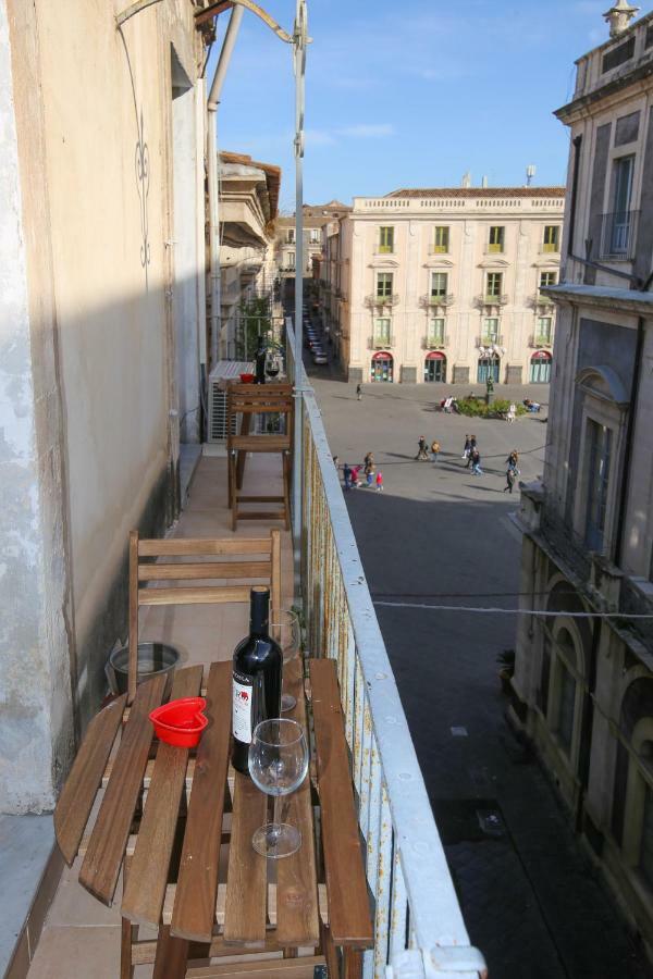 Sicily Wonderful Piazza Universita' Villa Catania Exterior photo